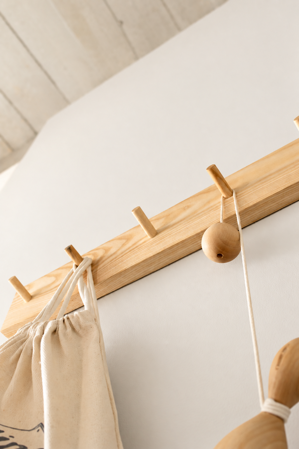 hanger No.03